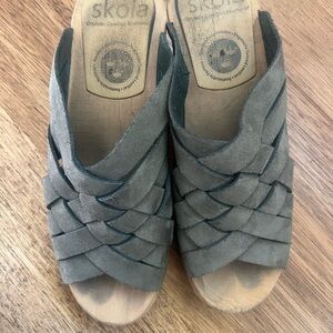 Skola Gray Woven Sandals